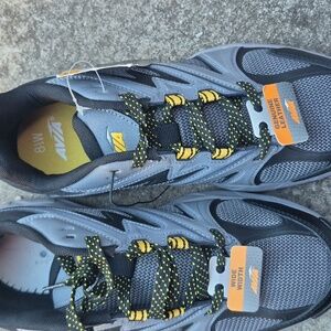 Avia Black and Gray Running Shoes with Yellow Highlights